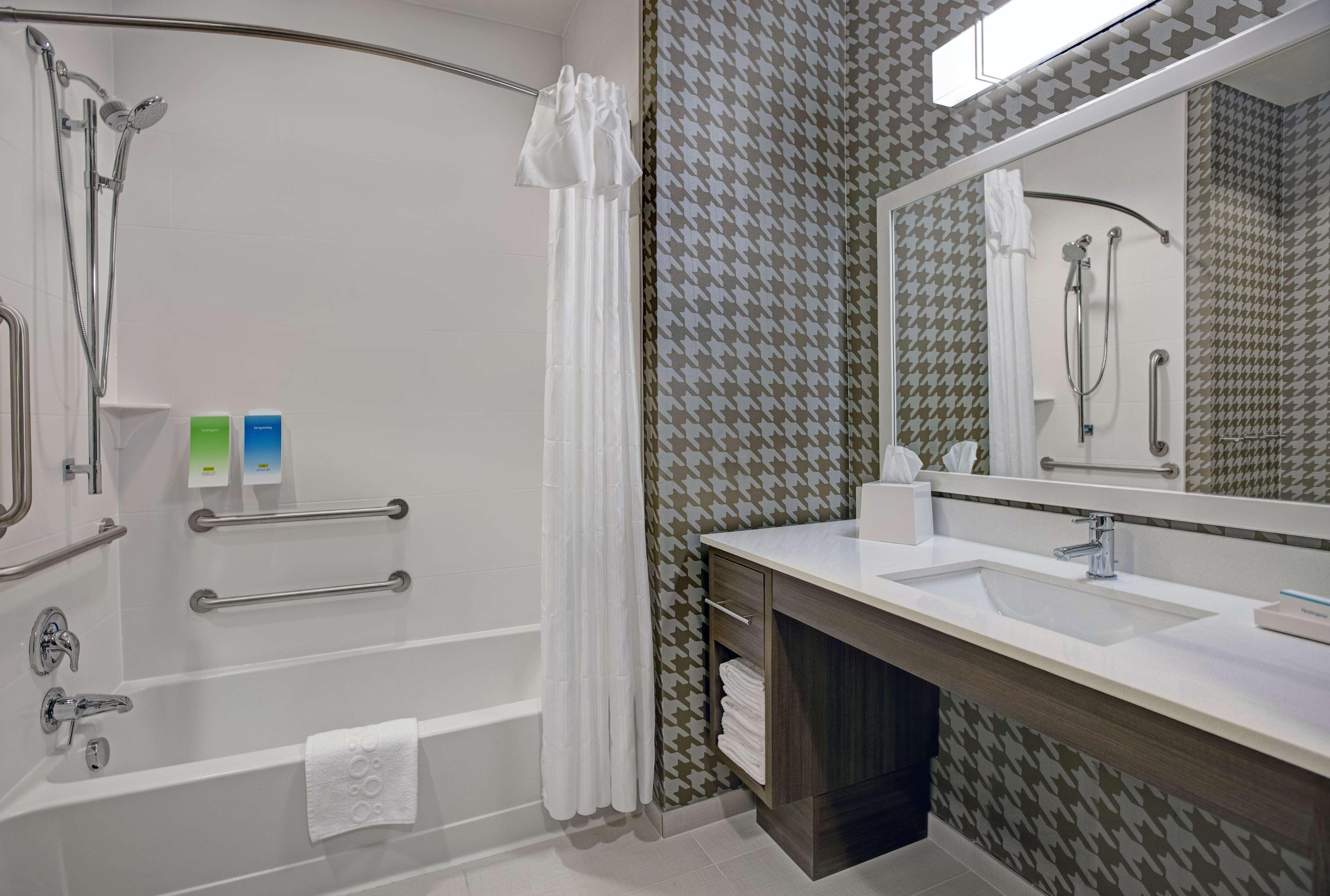 Home2 Suites By Hilton Richmond Extérieur photo